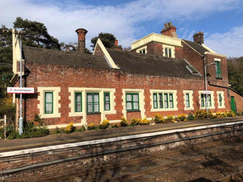 Days out by rail garden tour Somerleyton