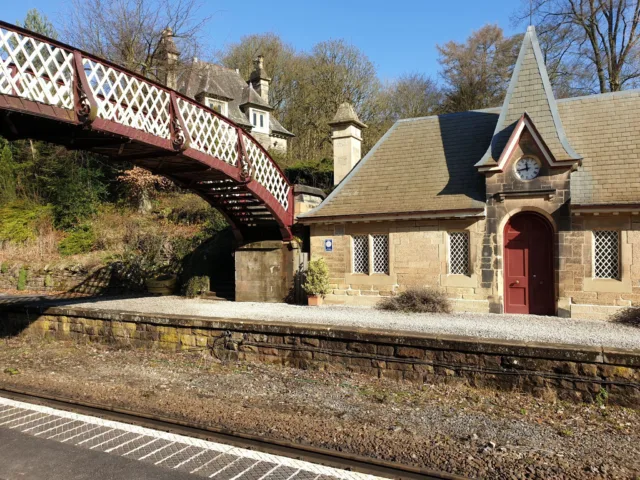 This weekend sees the return of #NationalMillsWeekend. Why not celebrate with a trip along the Derwent Valley Line and explore the fascinating Derwent Valley Mills World Heritage Site https://scenicrailbritain.com/lines/derwent-valley-line/